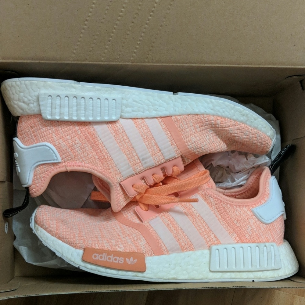 Adidas Originals NMD R1 W
Sun Glow